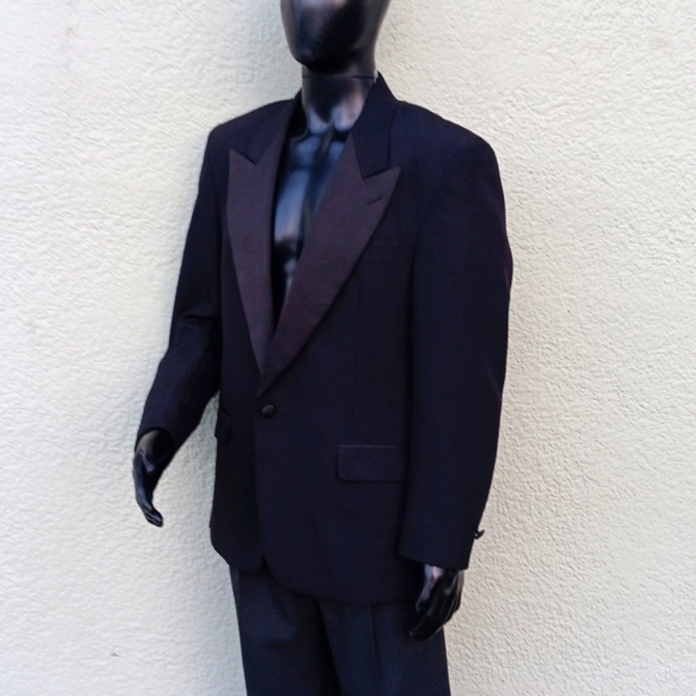 FIRST NIGHTER FORMAL WEAR MEN'S BLACK (1) BUTTON TUXEDO JACKET W/SATIN TRIM